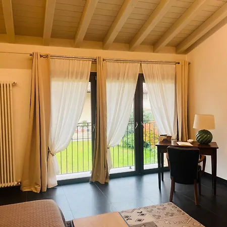 Maison Jardin Bed & Breakfast *